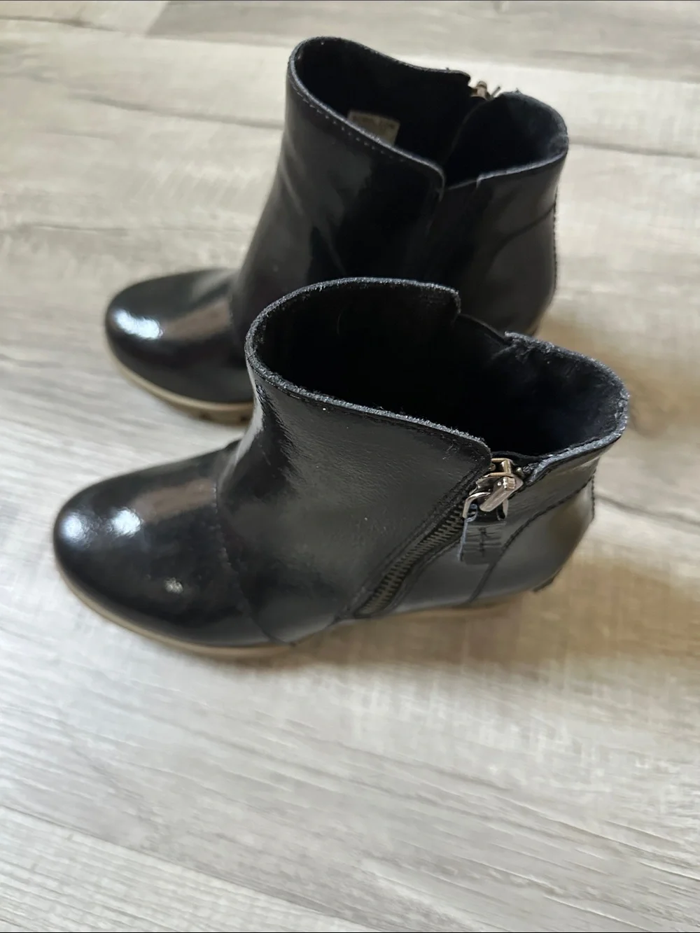 Girls Sorel sparkly Black Patent Ankle wedge Boots - Sleek Side-Zip Design